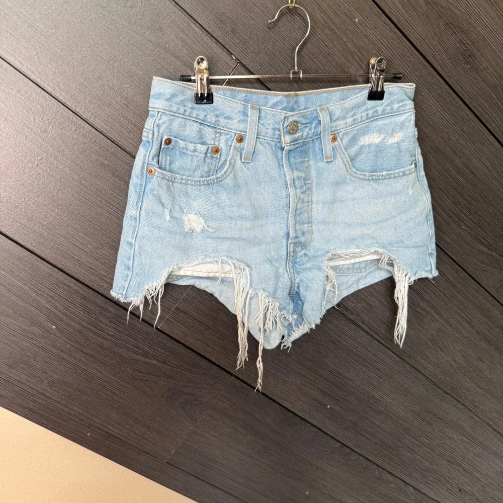 Levi's Women 501 Original Distressed Cutoff Denim Shorts W26 Light Wash Grunge